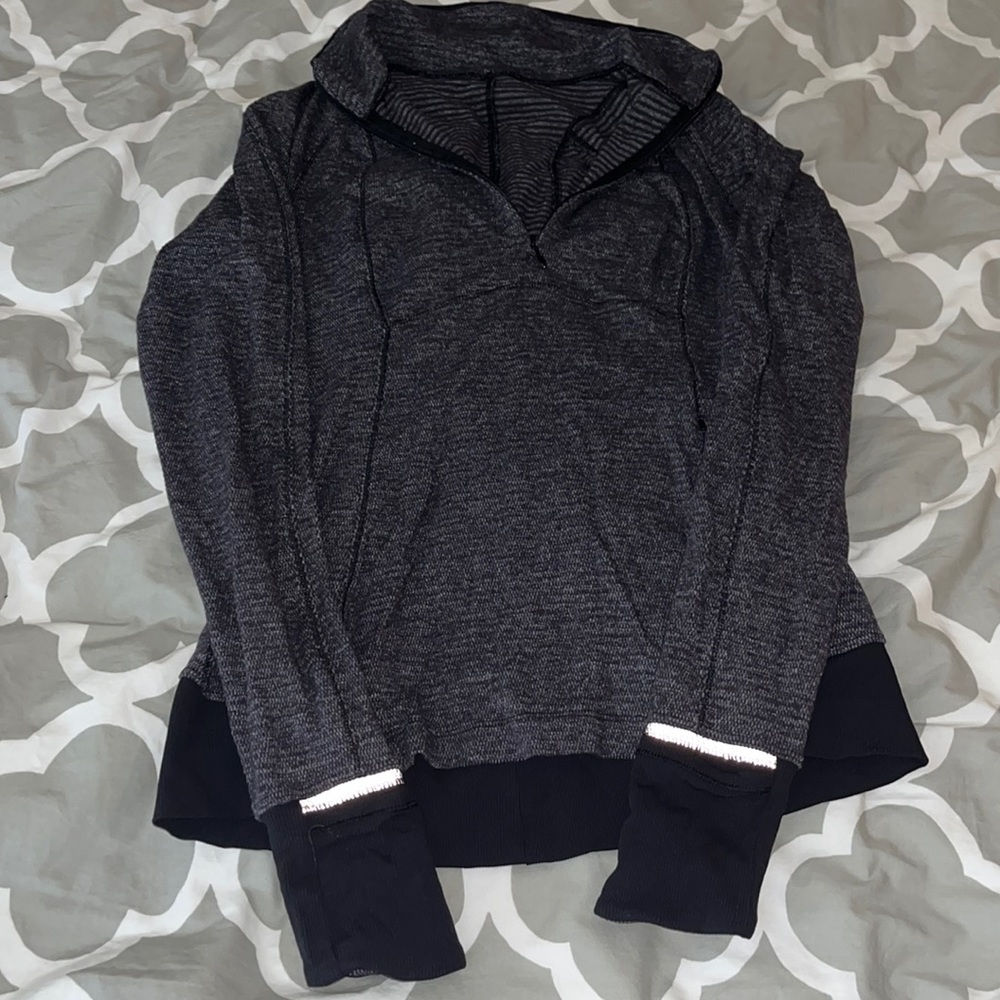 Lululemon quarter zip size 6